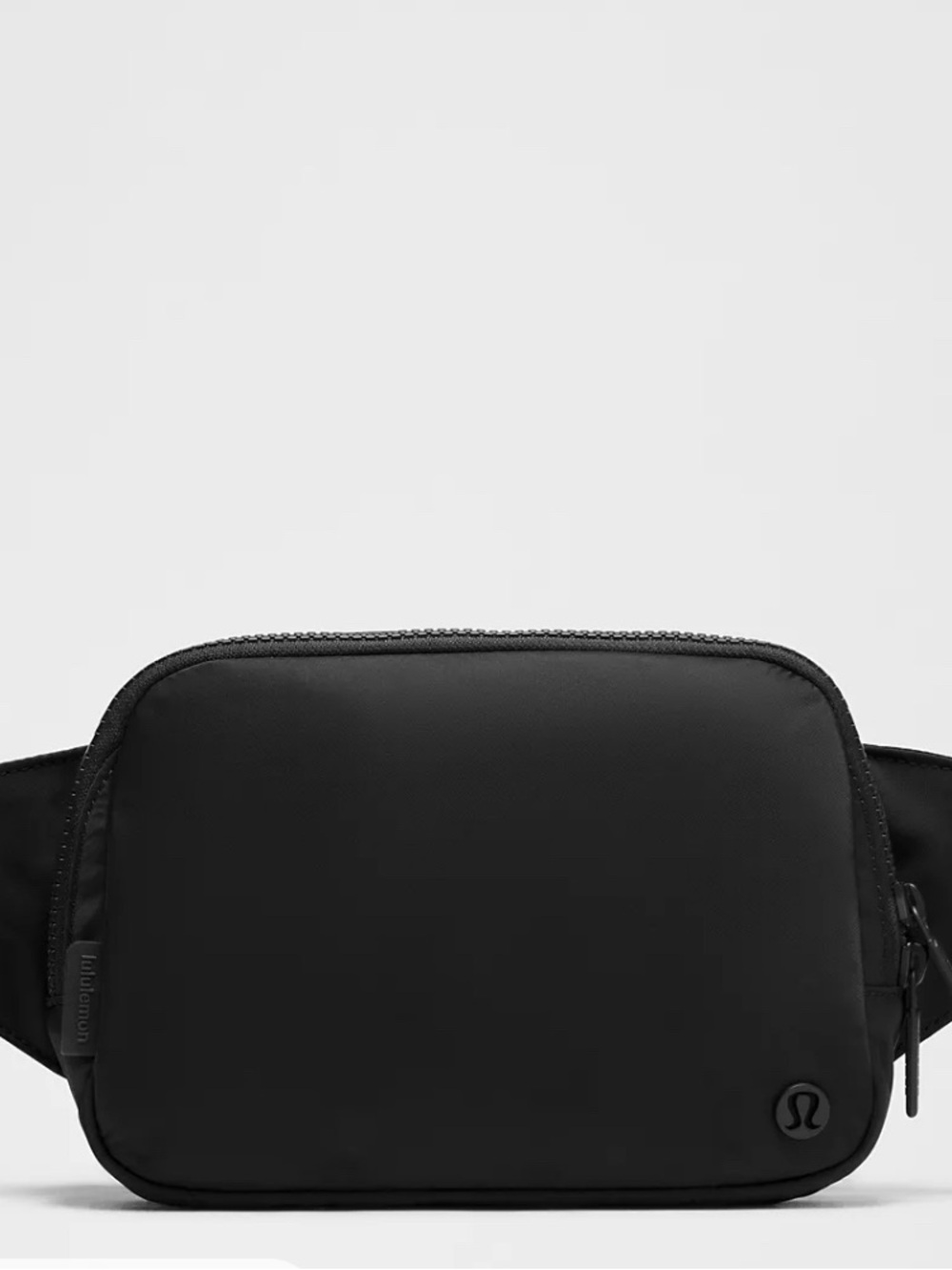 NWT 2L large black
Lululemon everywhere belt bag